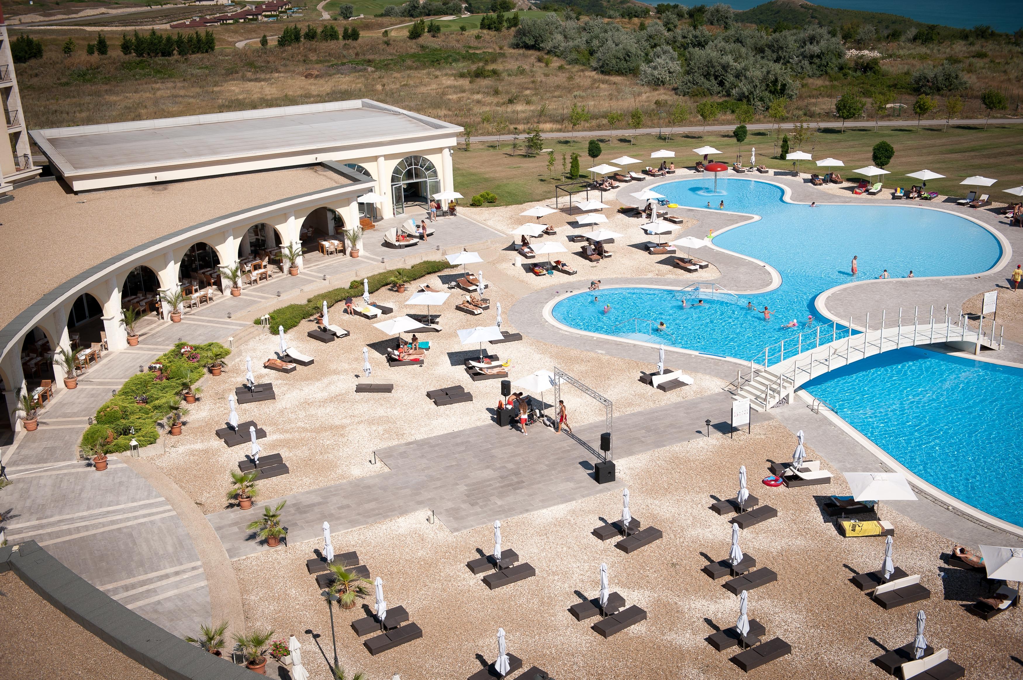 Lighthouse Golf & Spa Hotel Balchik Extérieur photo The swimming pool at the hotel