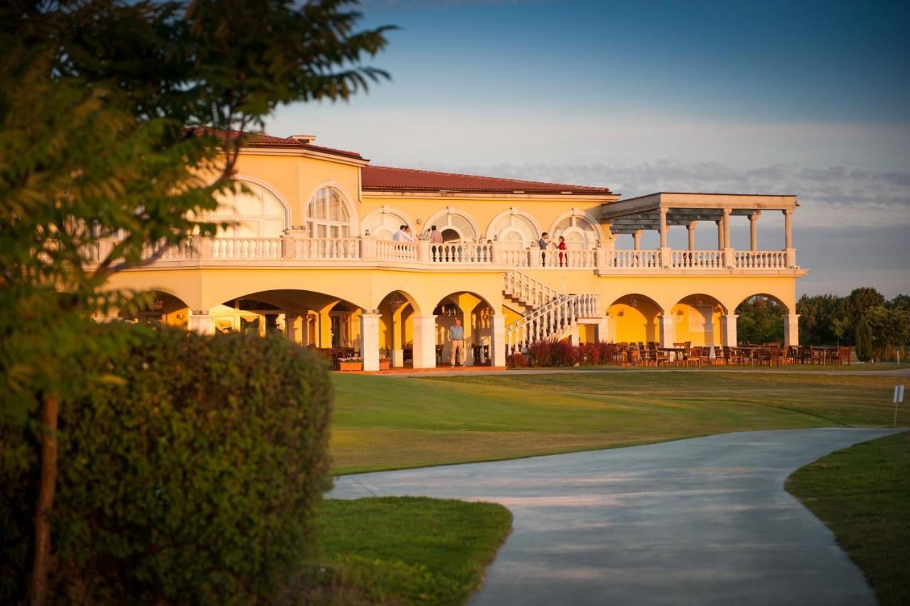 Lighthouse Golf & Spa Hotel Balchik Extérieur photo The clubhouse at the Royal Palm Golf and Country Club