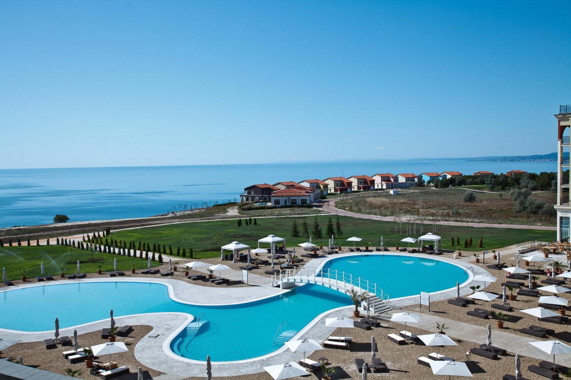 Lighthouse Golf & Spa Hotel Balchik Extérieur photo View of the complex