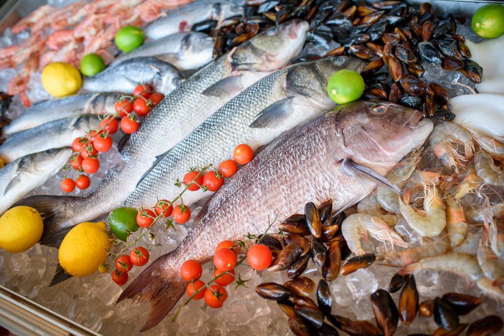 Lighthouse Golf & Spa Hotel Balchik Extérieur photo Seafood