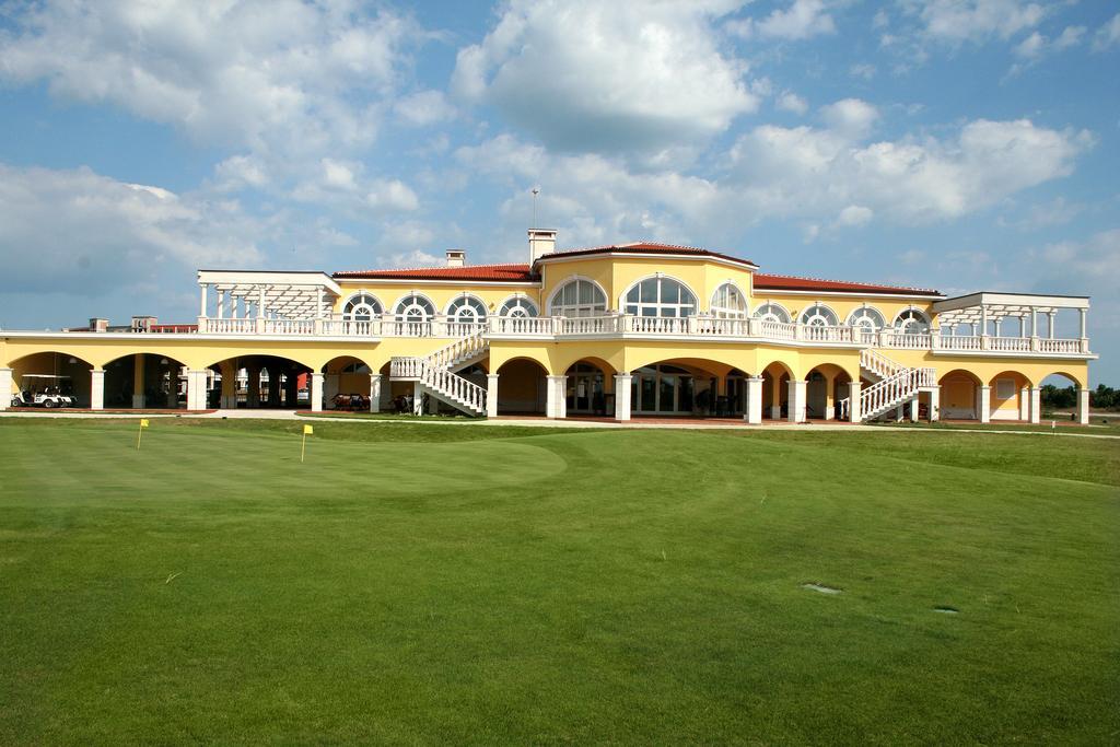 Lighthouse Golf & Spa Hotel Balchik Extérieur photo Clubhouse