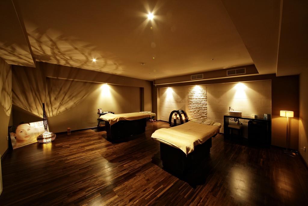 Lighthouse Golf & Spa Hotel Balchik Extérieur photo Spa at the Taj Bengal